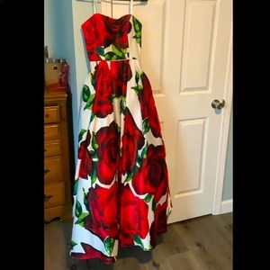 Floral maxi dress w/ pockets